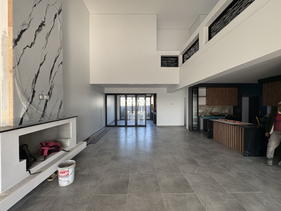 5 Bedroom Property for Sale in Sandown Western Cape